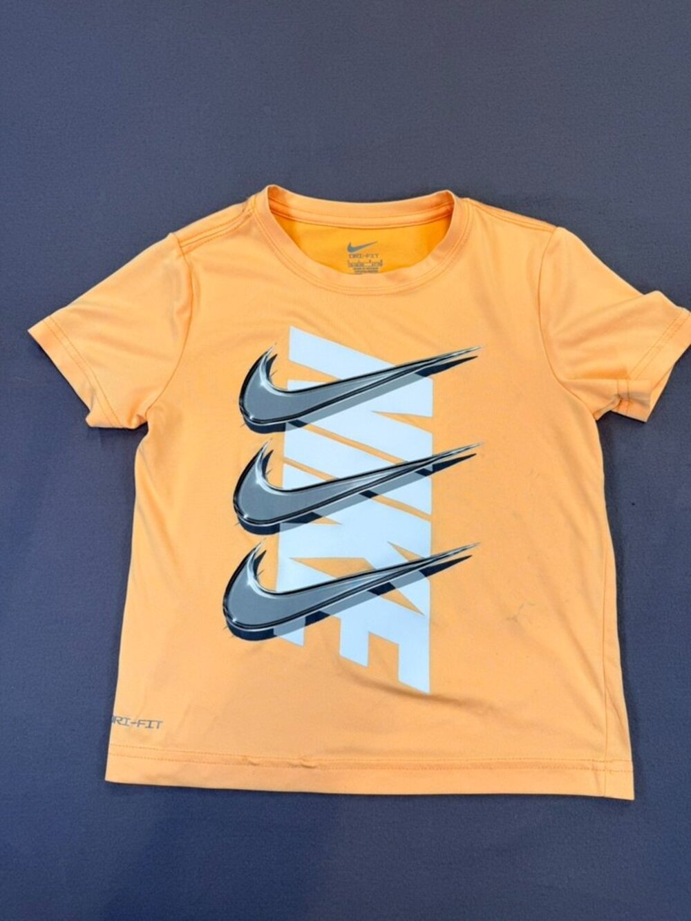 NIKE Boys Orange Black Dri-fit Tee T-Shirt Size 6-7